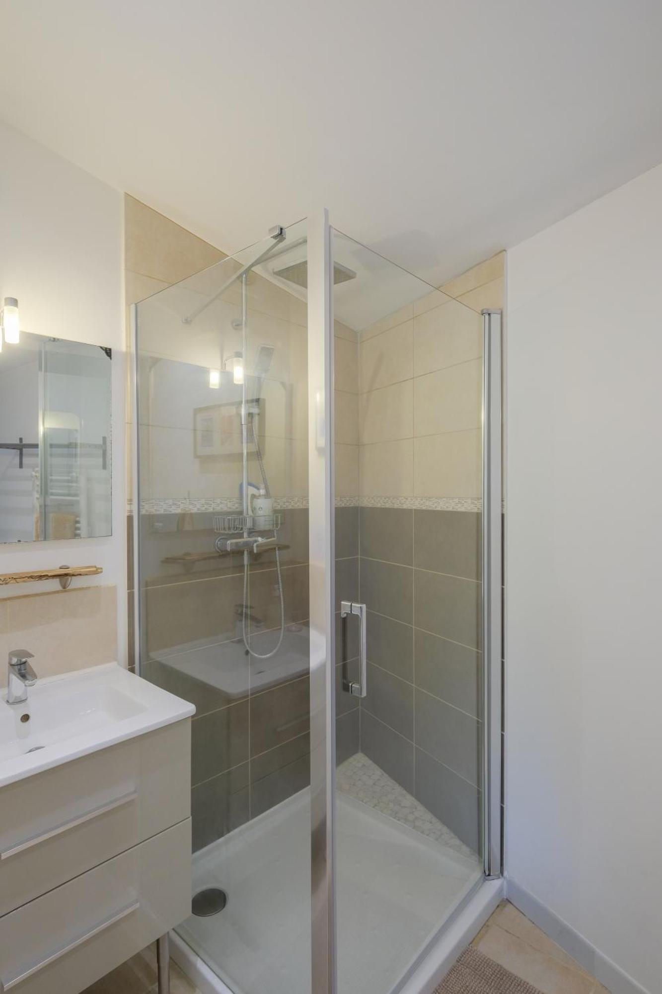 Les Suites D'Alienor, Suite Jasmin ペサック エクステリア 写真