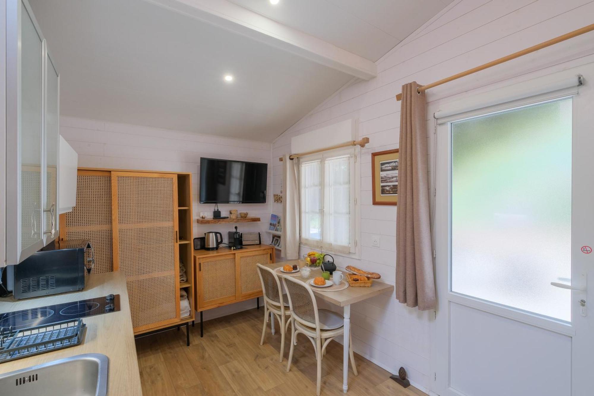 Les Suites D'Alienor, Suite Jasmin ペサック エクステリア 写真